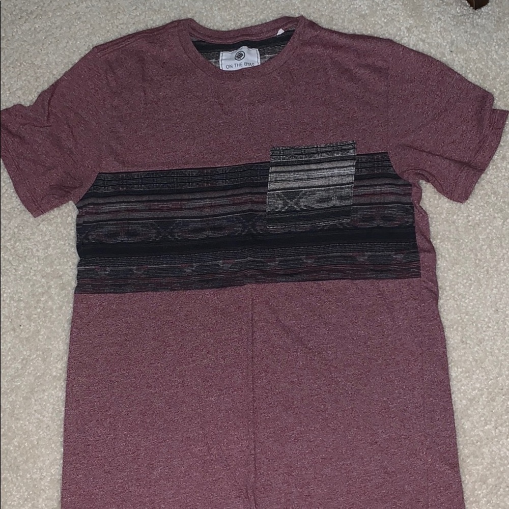 Maroon t-shirt with pocket